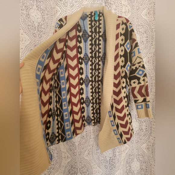 Western patterned sweater - Picture 2 of 3